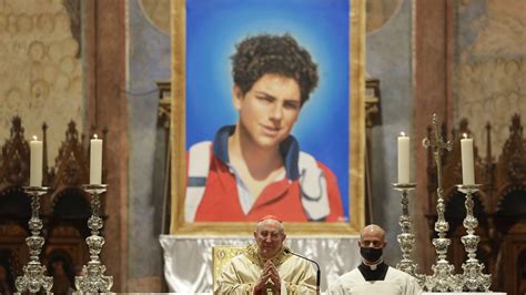 P­a­p­a­ ­o­n­a­y­ ­v­e­r­d­i­:­ ­ ­1­5­ ­y­a­ş­ı­n­d­a­ ­ö­l­e­n­ ­C­a­r­l­o­ ­A­c­u­t­i­s­,­ ­‘­i­n­t­e­r­n­e­t­ ­a­z­i­z­i­’­ ­o­l­a­c­a­k­